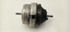 Soporte de motor izquierdo 8D0199379M VAG