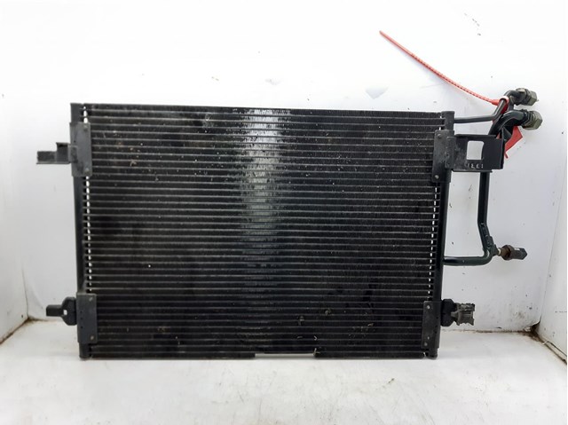 Condensador / radiador  aire acondicionado para volkswagen passat 1.6 ahl 8D0260401D