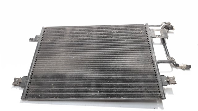 Condensador / radiador  aire acondicionado para volkswagen passat 1.9 tdi afn 8D0260401E