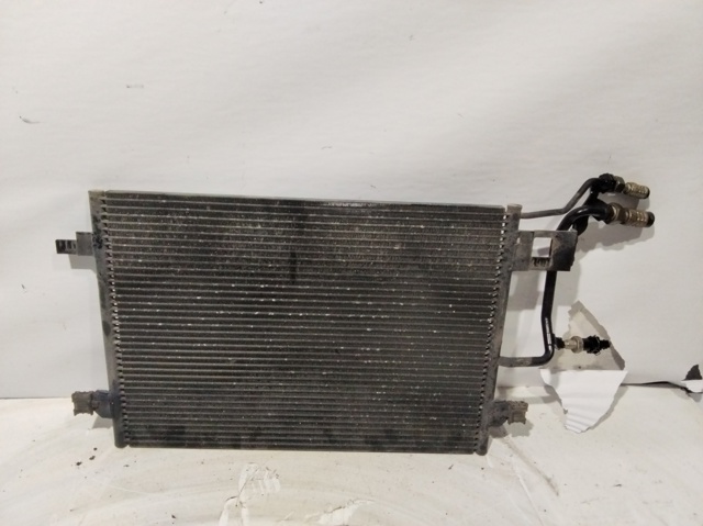 VAG 8D0260401E Condensador aire acondicionado  en stock Terrassa