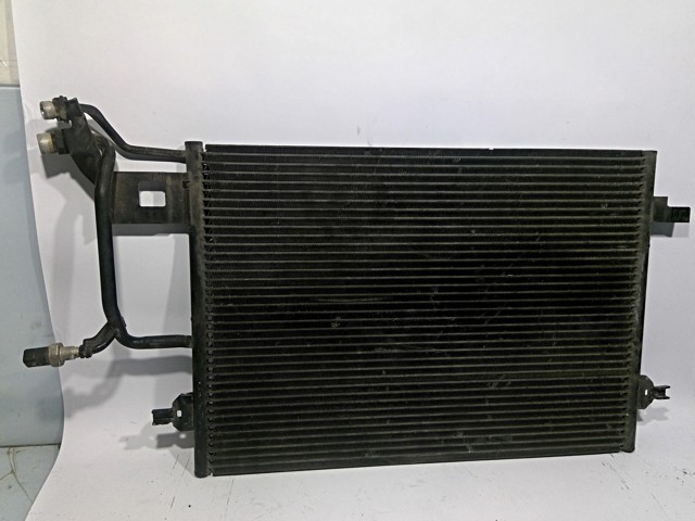 VAG 8D0260401E Condensador de aire acondicionado  disponible España