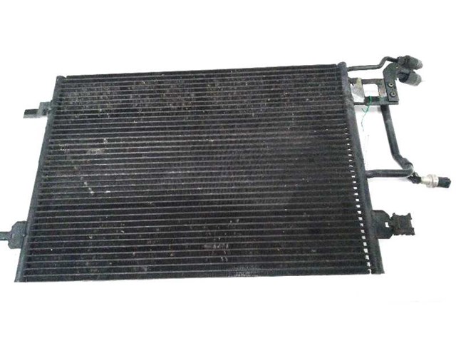 Condensador / radiador  aire acondicionado para volkswagen passat variant 2.5 tdi afb 8D0260401G