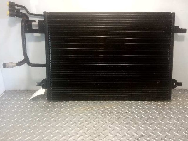 Condensador / radiador  aire acondicionado para volkswagen passat 1.9 tdi ajm 8D0260401G
