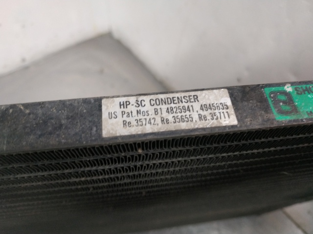 8D0260401H Condensador aire acondicionado  en stock Sabadell