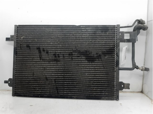 Condensador / radiador  aire acondicionado para volkswagen passat 1.6 ahl 8D0260401H