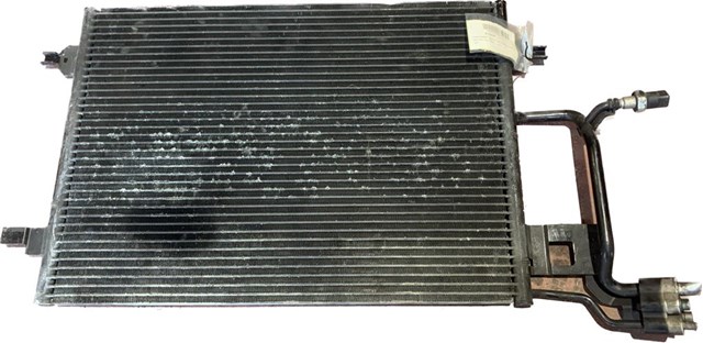 Condensador / radiador  aire acondicionado para seat ibiza ii 1.4 i aud 8D0260403G