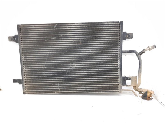 Condensador / radiador  aire acondicionado para volkswagen passat 1.9 tdi ajm 8D0260403G