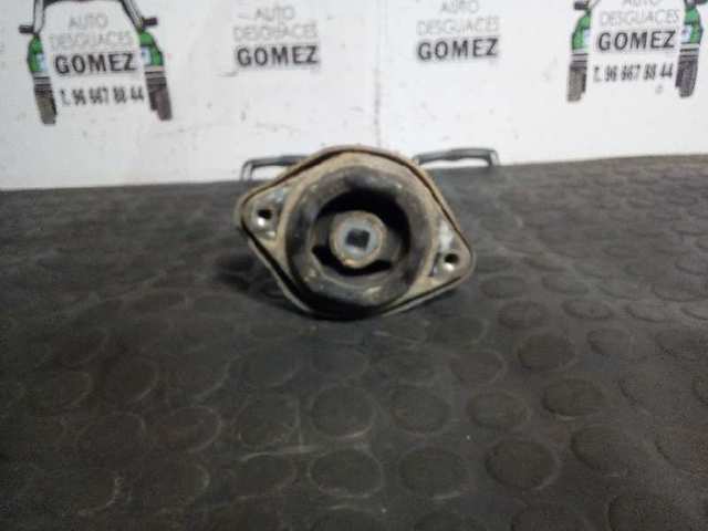 Soporte derecho de la transmisión 8D0399151J VAG