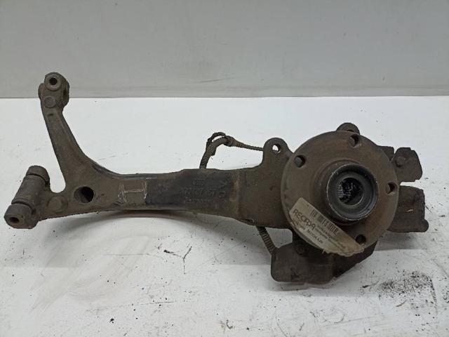 8D0407257 Mangueta delantera izquierda comprar Sevilla