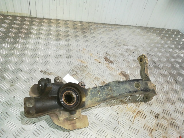 8D0407257AL VAG Mangueta delantera izquierda comprar Bilbao