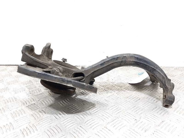 8D0407257AM VAG Mangueta delantera izquierda  en stock Huelva