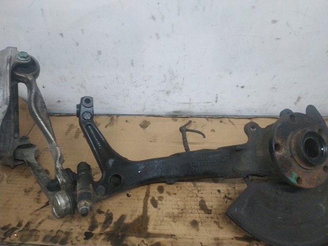 VAG 8D0407257AM Mangueta delantera izquierda comprar Pamplona