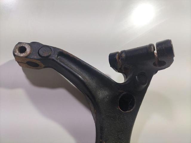 8D0407258 Mangueta delantera derecha  comprar en Pontevedra