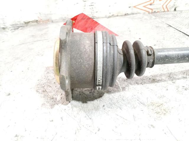 8D0407272AQ Semieje delantero derecho  en stock Castellón