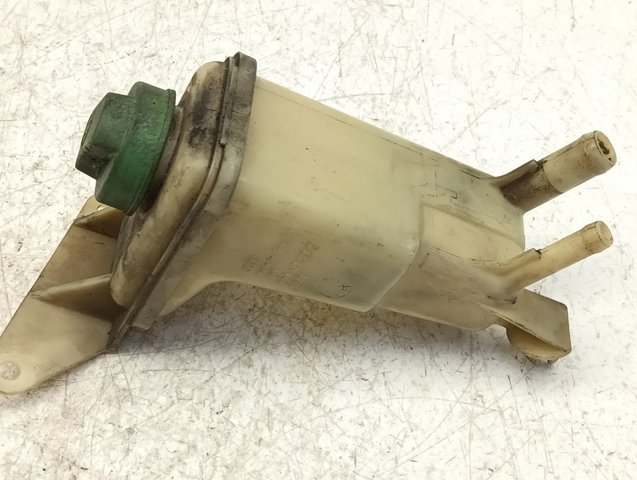 VAG 8D0422373C Depósito de bomba de dirección hidráulica  en stock Salamanca