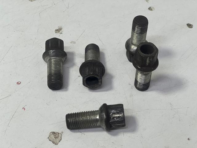 Comprar Tornillos de rueda Golf IV 1J1
