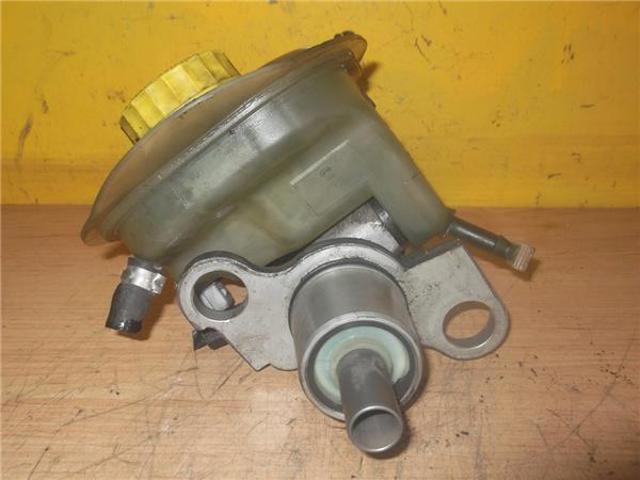 8D0611021B VAG Cilindro maestro de frenos  en stock Gandía