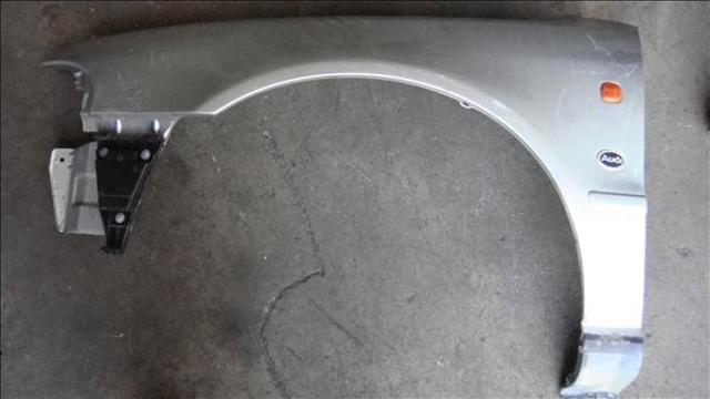 Aleta delantera izquierda para Audi A4 8D2
