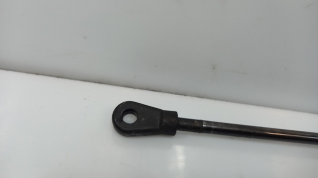 8D0823359 Amortiguador de capó  comprar en Reus