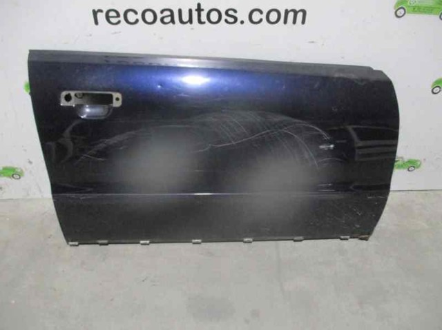 Puerta delantera derecha 8D0831052C VAG/Audi