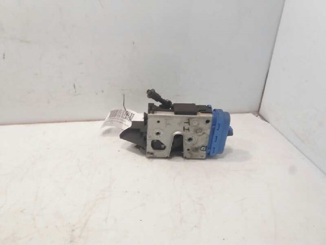 8D0839015A Cerradura de puerta trasera izquierda  comprar en Reus