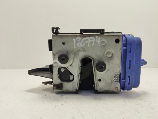 8D0839015A Cerradura de puerta trasera izquierda  en stock Castellón