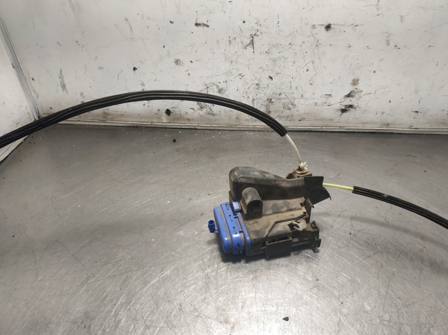 VAG 8D0839016A Cerradura de la puerta trasera derecha  disponible Valladolid