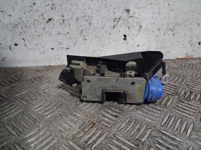 8D0839016A Cerradura de la puerta trasera derecha comprar Sevilla