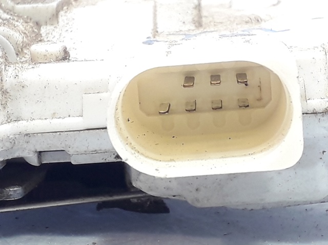 8D0839016A Cerradura de la puerta trasera derecha  comprar en Zaragoza