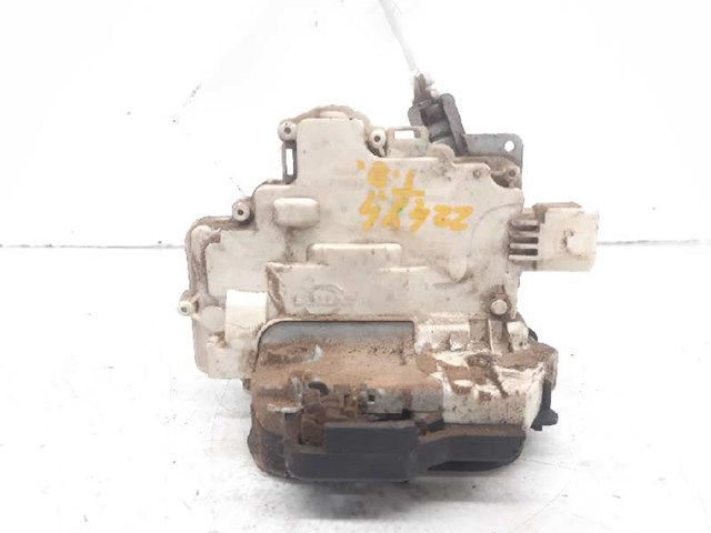 VAG 8D0839016A Cerradura de la puerta trasera derecha  en stock Salamanca