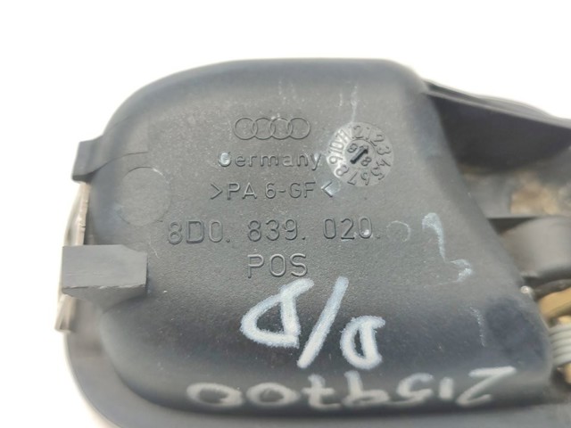 8D0839020 Manija interior derecha de puerta trasera  disponible Utrera