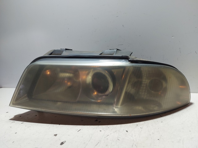 8D0941003AK Faro izquierdo comprar Almería