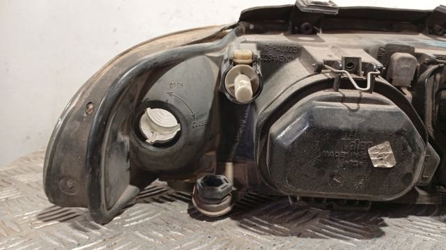 Faro delantero izquierdo 8D0941003AK VAG