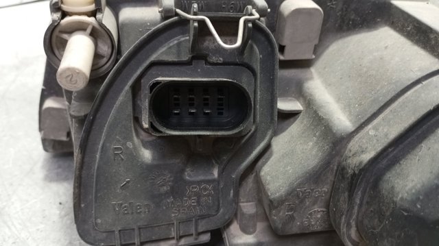 8D0941004AK Faro derecho  comprar en Zaragoza
