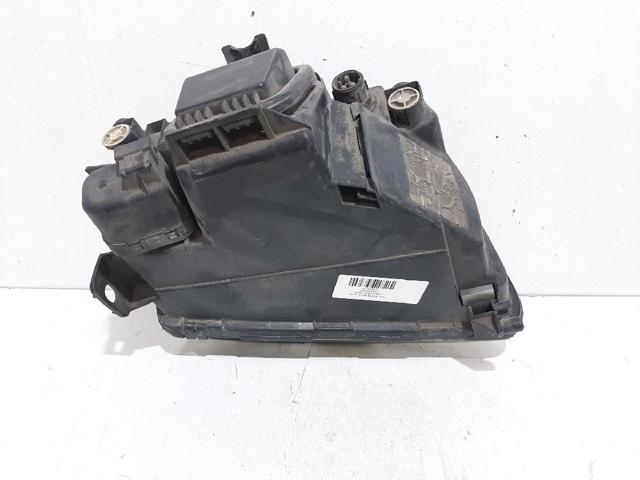 8D0941029 Faro izquierdo  en stock Sabadell