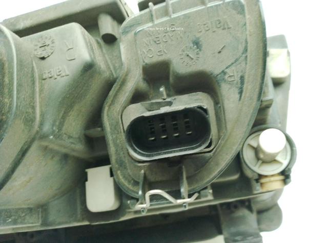 8D0941030AK VAG Faro derecho  en stock Córdoba