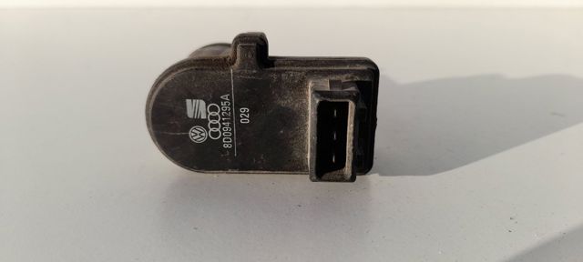 8D0941295A Faro izquierdo  en stock Castellón