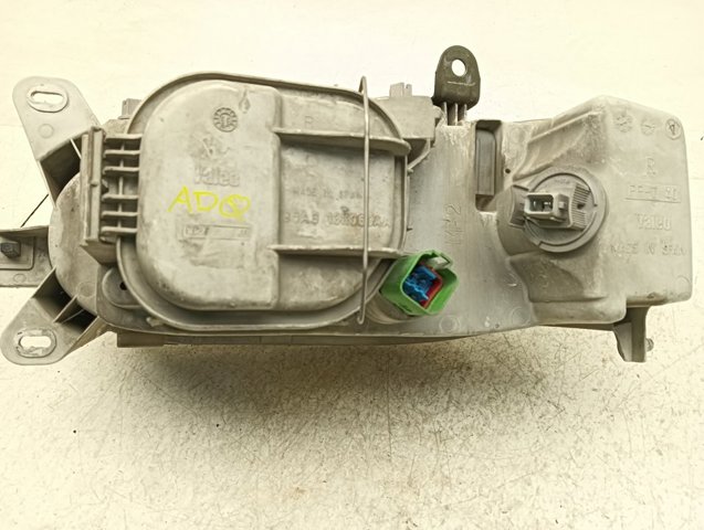 8D0941295A Faro izquierdo  en stock Sabadell