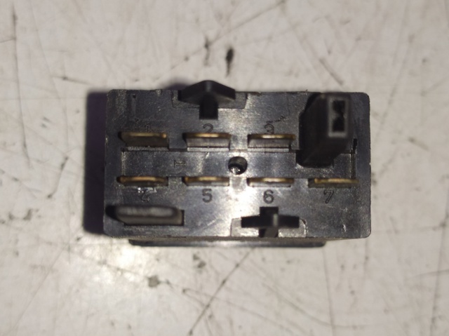 8D0941509C Boton warning comprar Sevilla