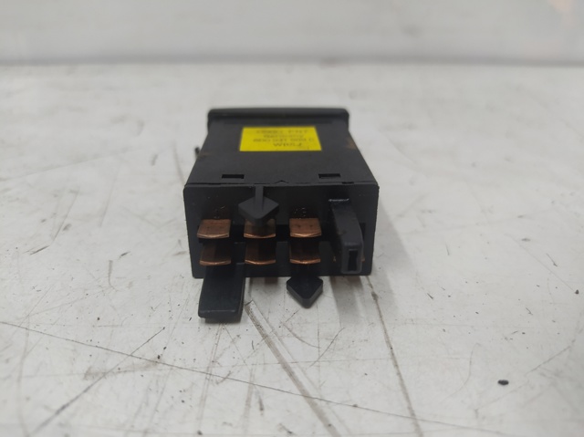 8D0941509C Boton warning comprar Girona