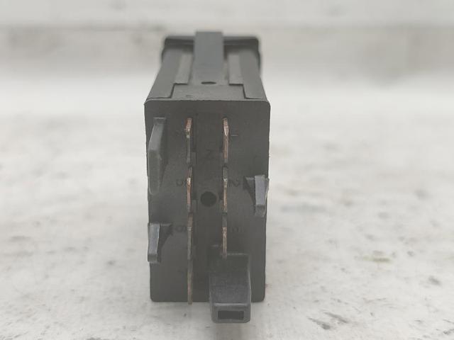 8D0941509C VAG Boton warning comprar Alcalá