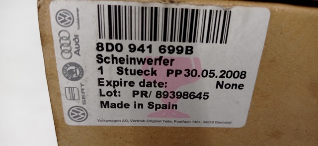 8D0941699B Faro antiniebla izquierdo  disponible Málaga