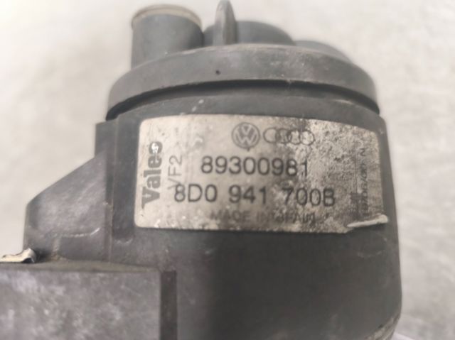 Luz antiniebla derecha 8D0941700B VAG