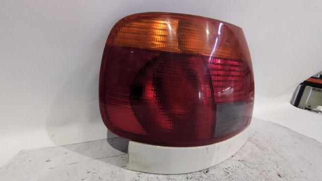 8D0945095G Piloto trasero izquierdo  en stock Castellón