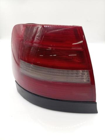 8D0945095G Piloto trasero izquierdo  en stock Granada