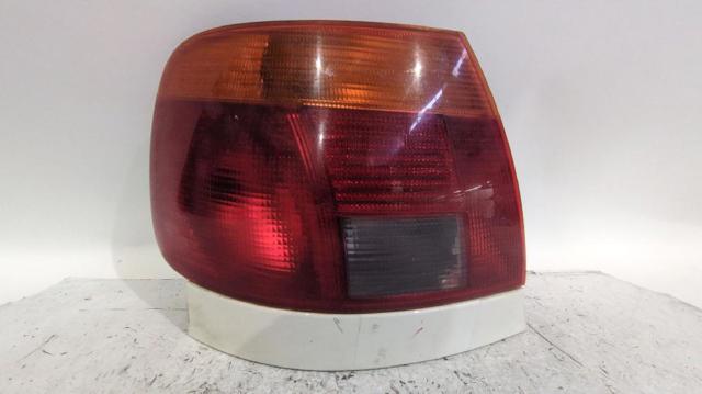 8D0945095G Piloto trasero izquierdo  comprar en Pontevedra