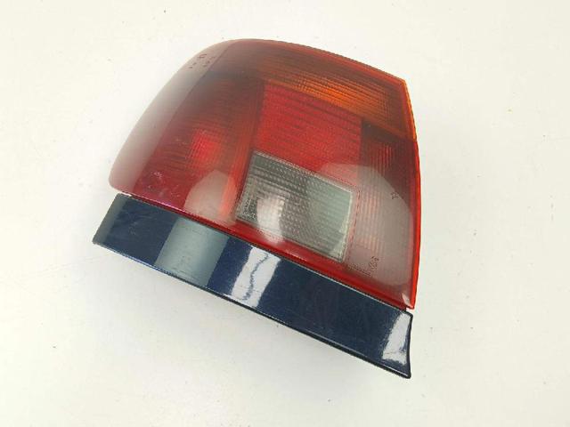 8D0945111A VAG Piloto trasero izquierdo comprar Alcalá