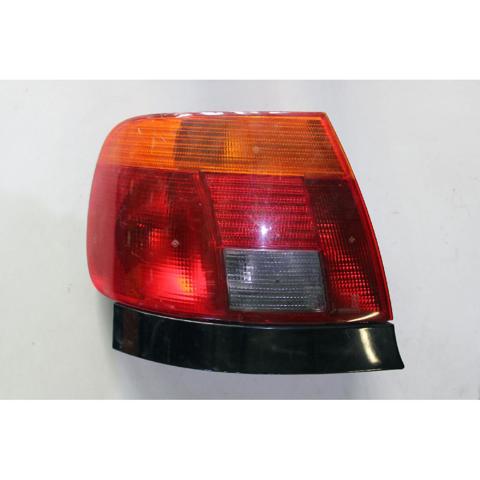 8D0945111A Piloto trasero izquierdo  en stock Sabadell