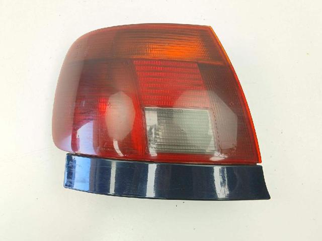 VAG 8D0945111A Piloto trasero izquierdo  en stock Valencia