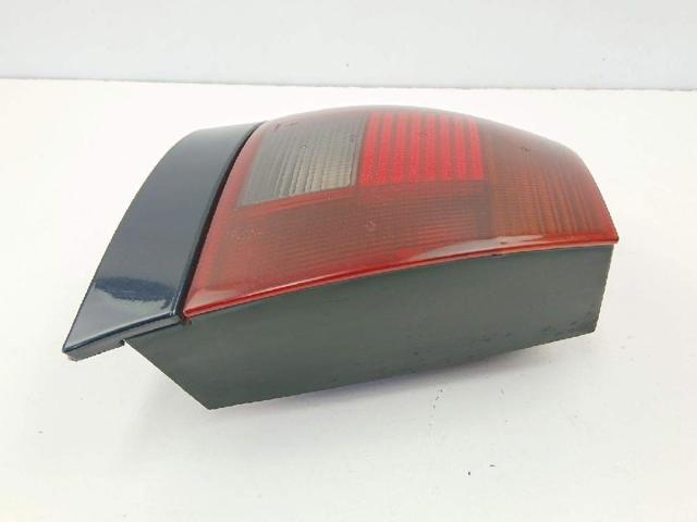 8D0945111A Piloto trasero izquierdo  en stock Sabadell